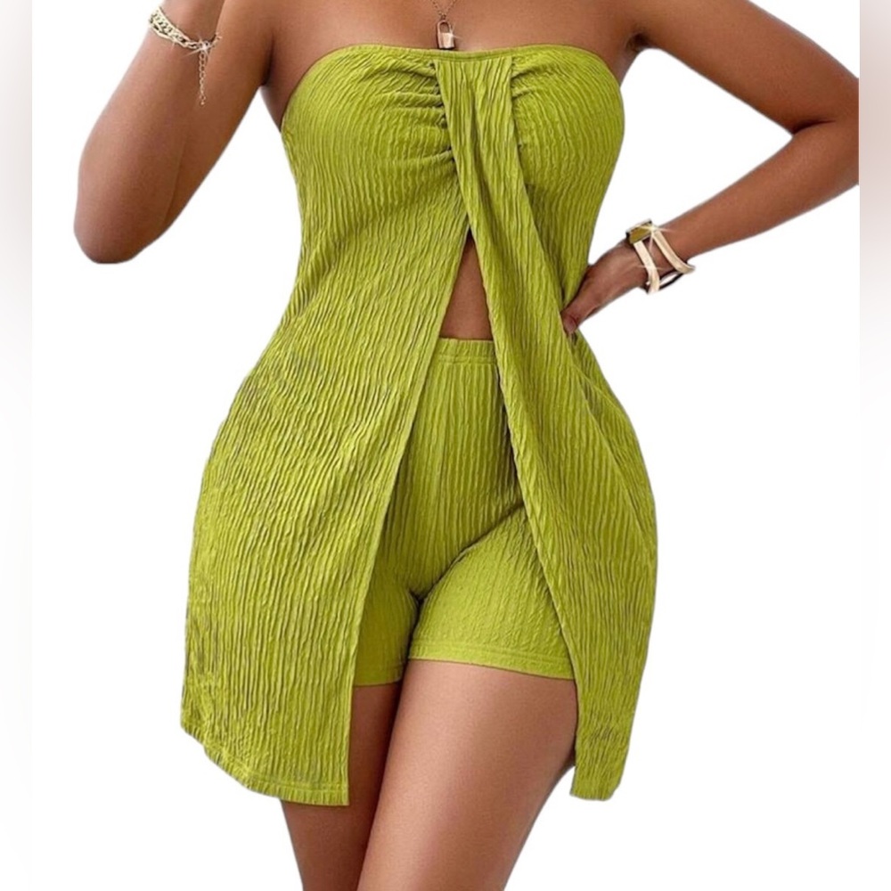 Solid Color Twisted Front Split Green Strapless Top And Shorts Set